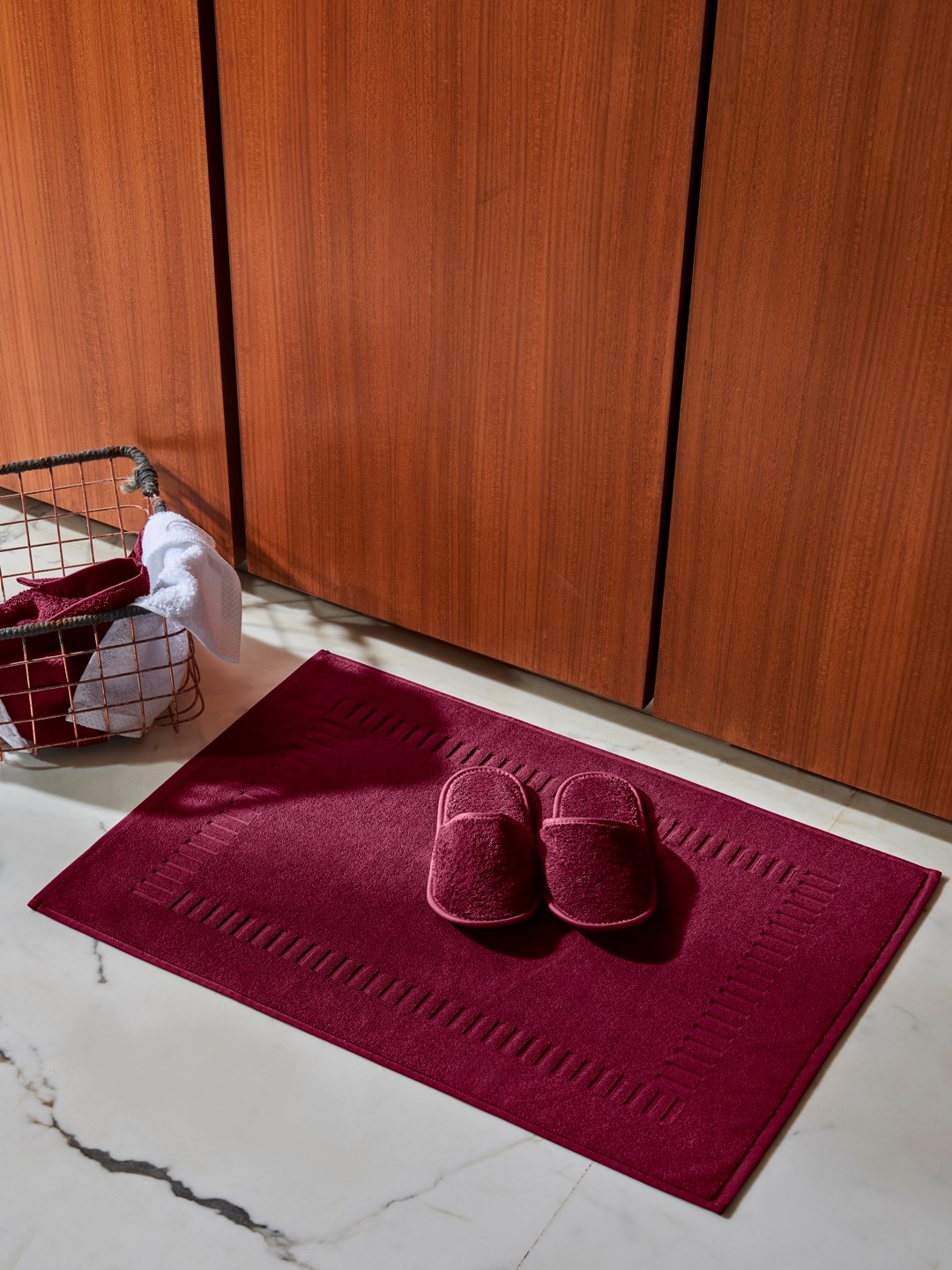 Online bathroom hotsell slippers