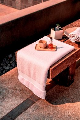 Crest White Bath Towel