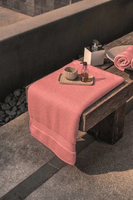 Crest Coral Bath Towel
