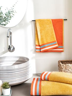 Zest Golden Flamingo Hand Towel