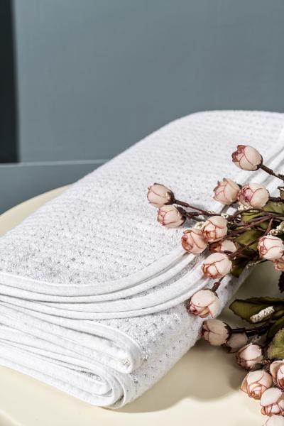 The 9 Best and Fluffiest Bath Towels You Can Get Online