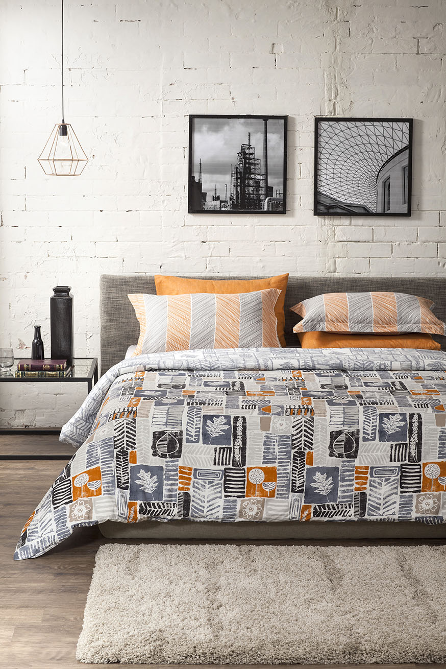 Opting For Bold Wallpapers